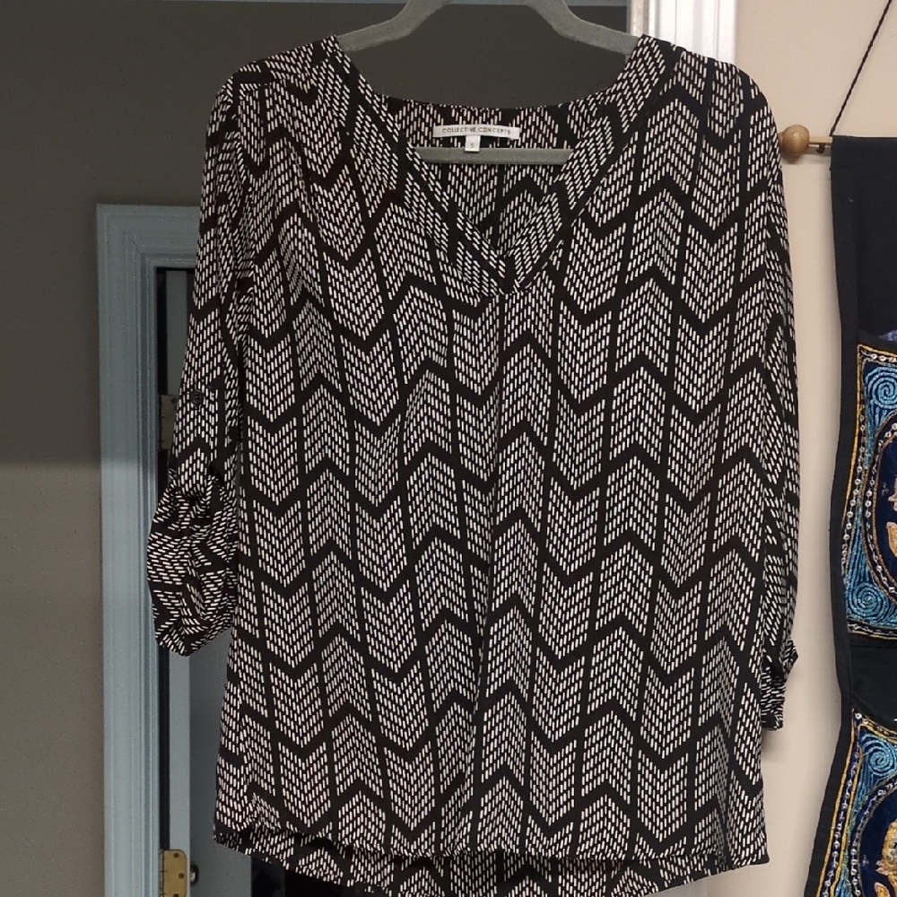 Black and White Chevron V-Neck Blouse Wrinkle Free Perfect For Work Or Travel